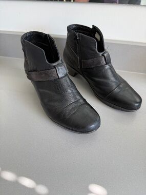 Naot Black Leather Ankle Booties | Metallic Suede Accent | EU 42/US 10.5-11